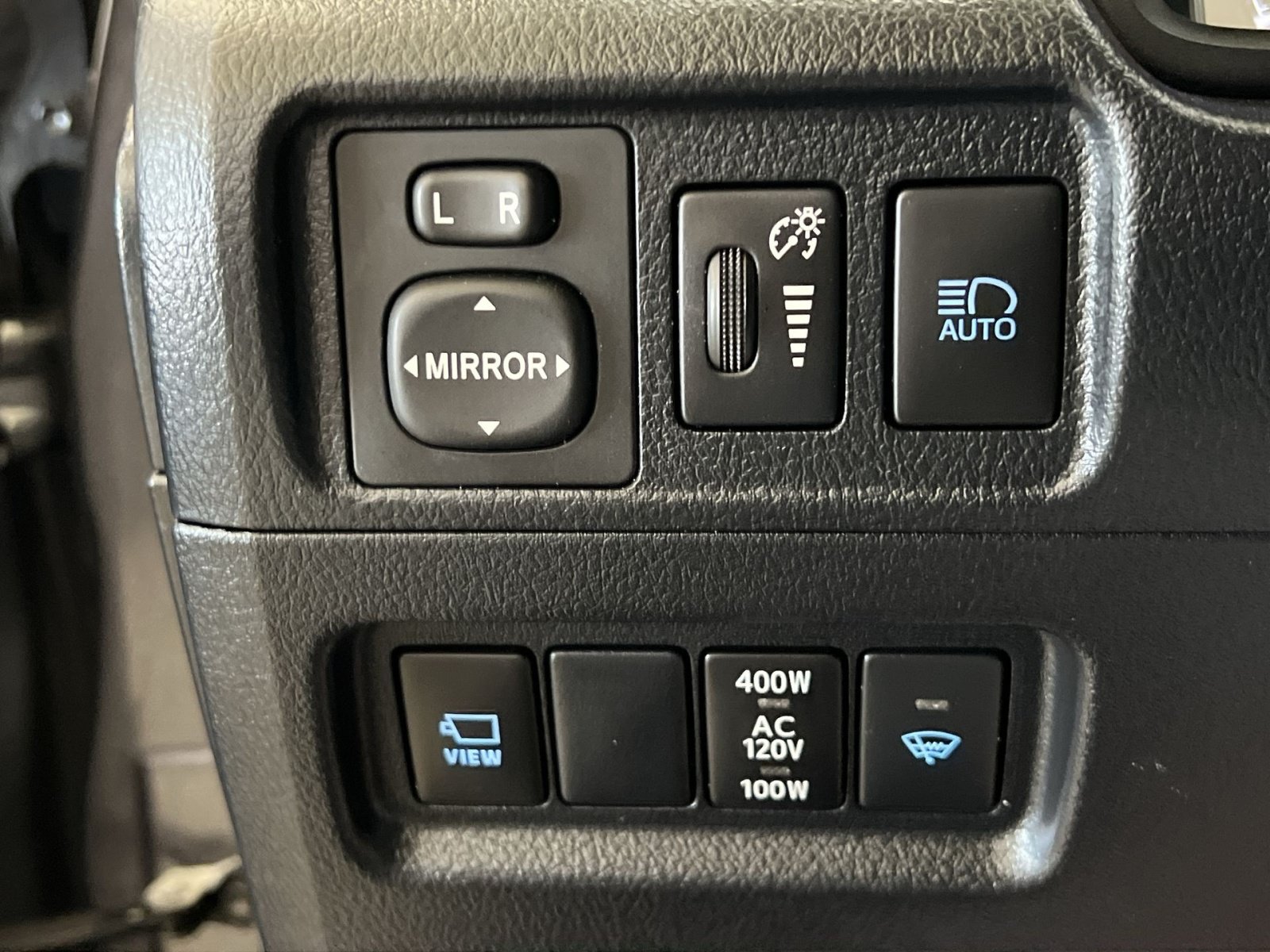 Used 2022 Toyota 4Runner SR5 Premium w/ Moonroof Package AWD/4WD image 39