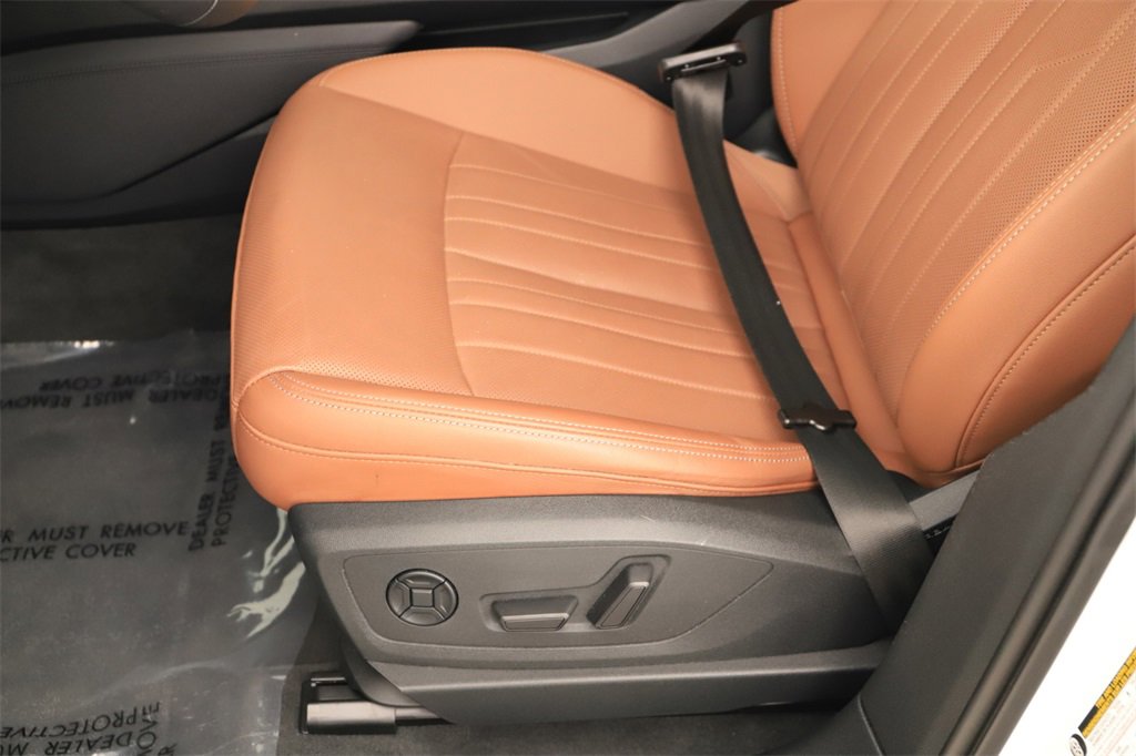 Used 2024 Audi Q8 e-tron Premium Plus w/ Premium Plus Package image 25