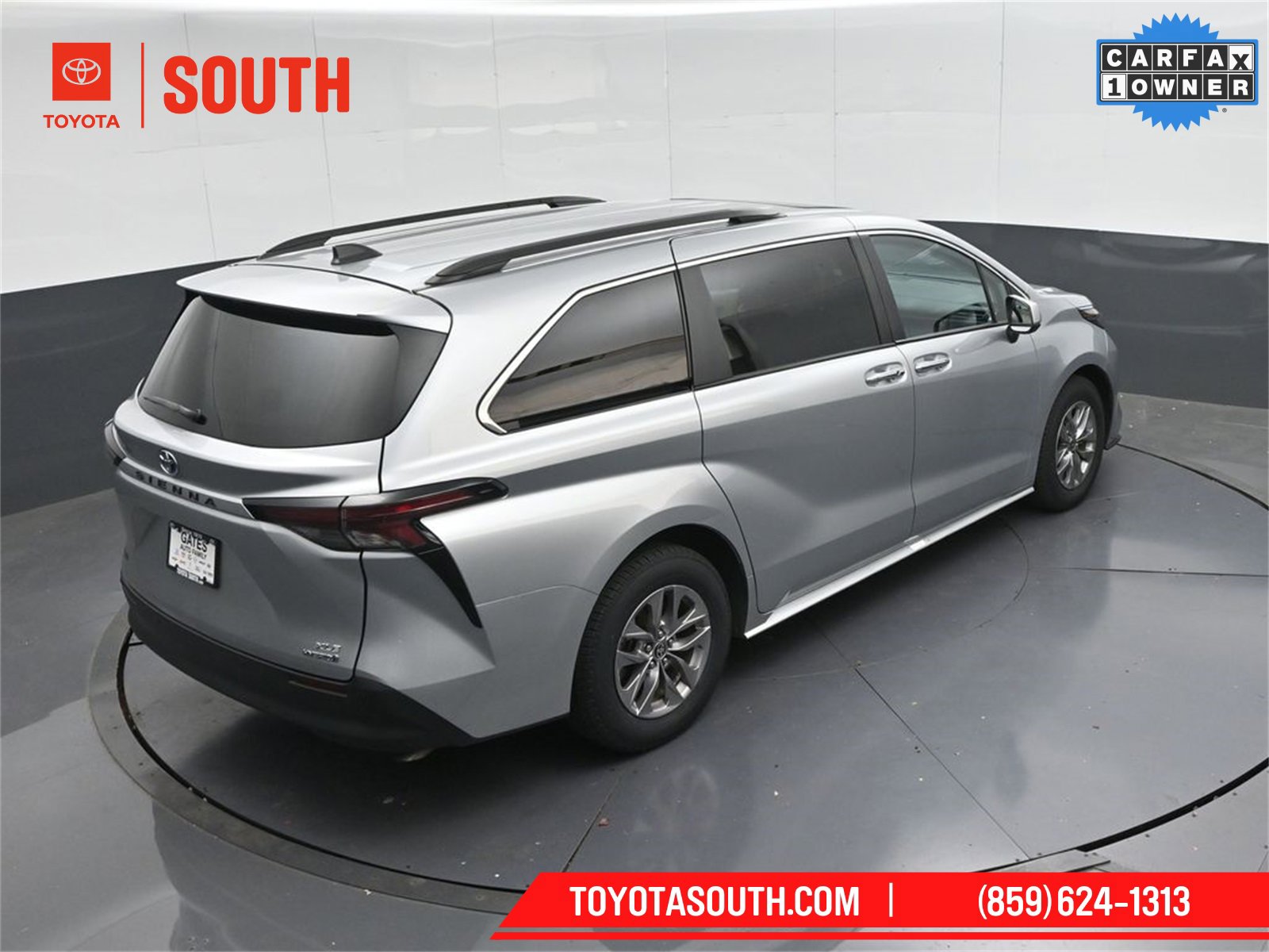 Used 2024 Toyota Sienna XLE image 39