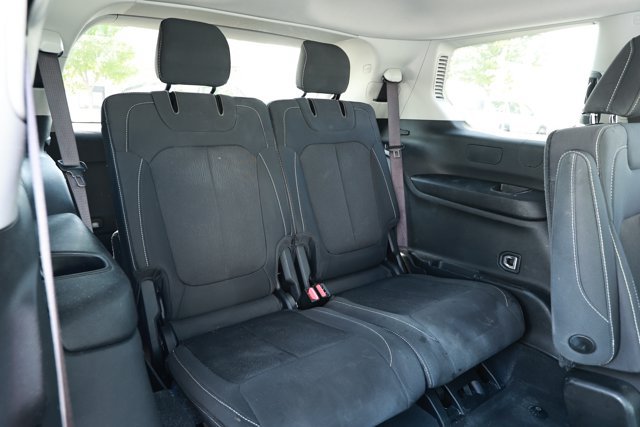 Used 2023 Jeep Grand Cherokee L Laredo RWD image 31