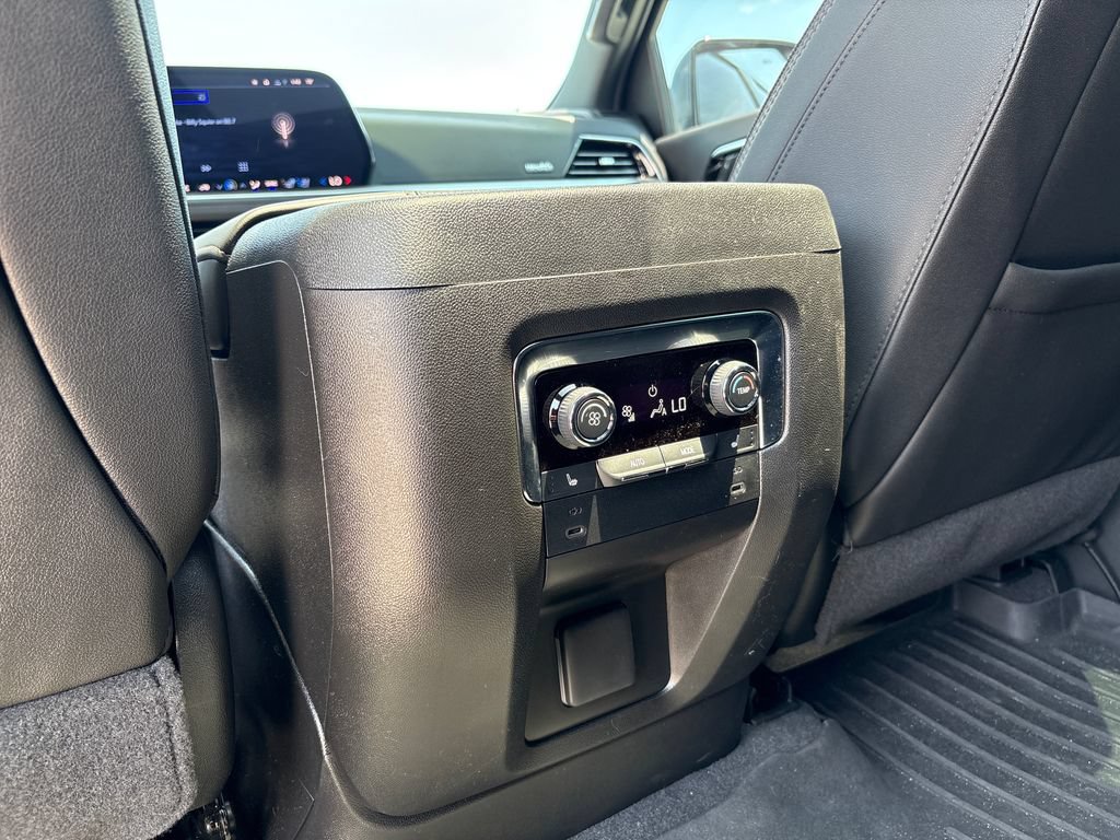 Used 2026 Chevrolet Suburban High Country AWD/4WD image 49