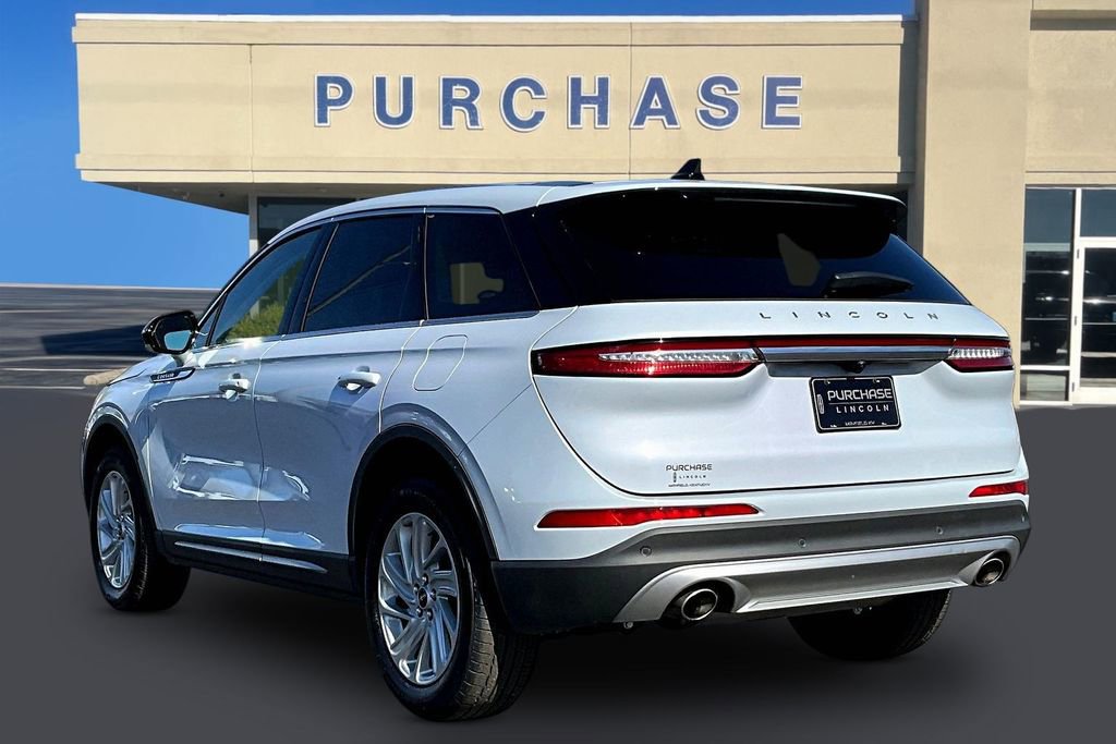 Used 2025 Lincoln Corsair Premiere image 4