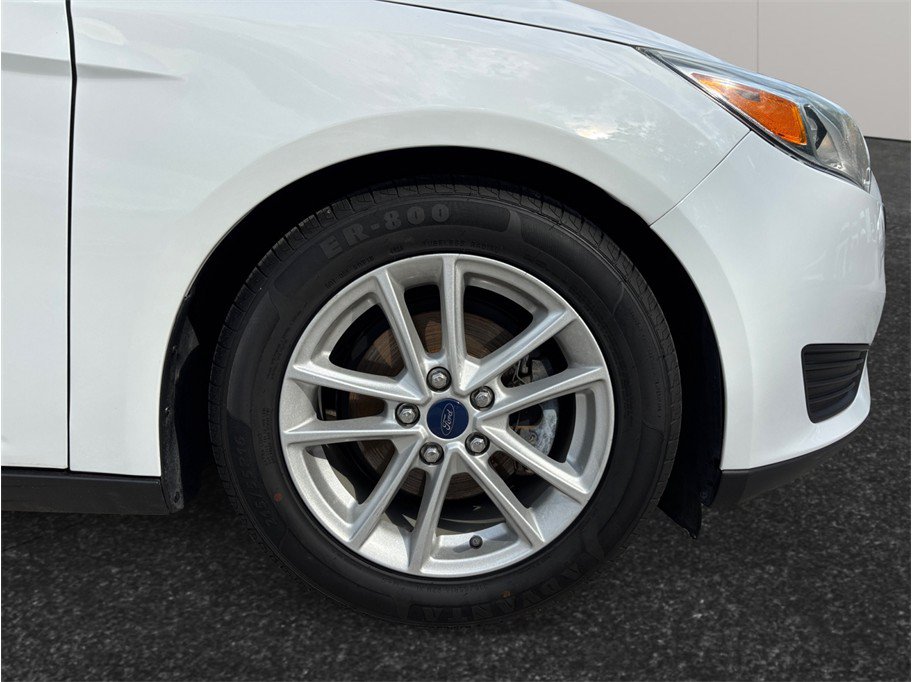 Used 2015 Ford Focus SE FWD image 12