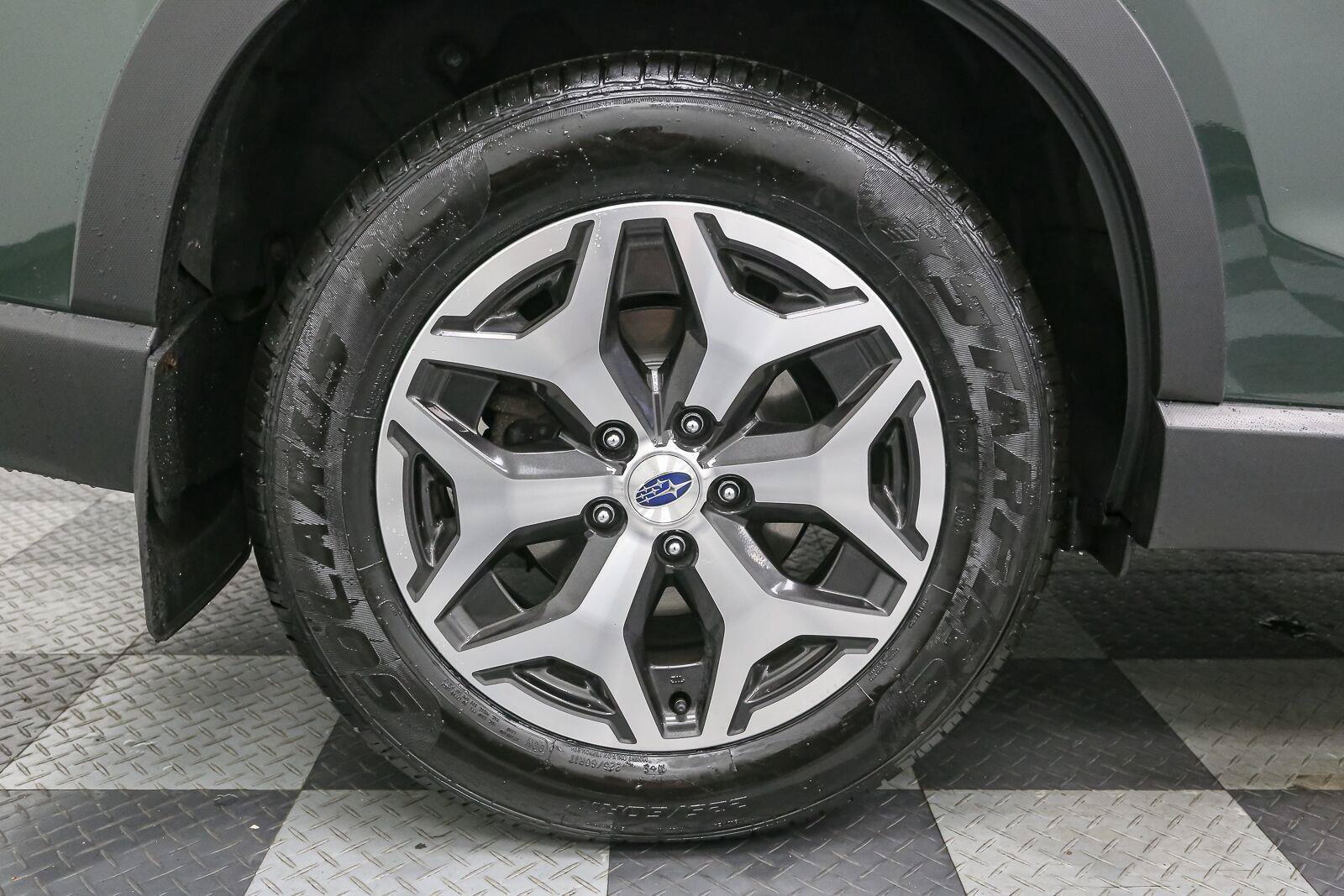 Used 2023 Subaru Forester Premium AWD/4WD image 17