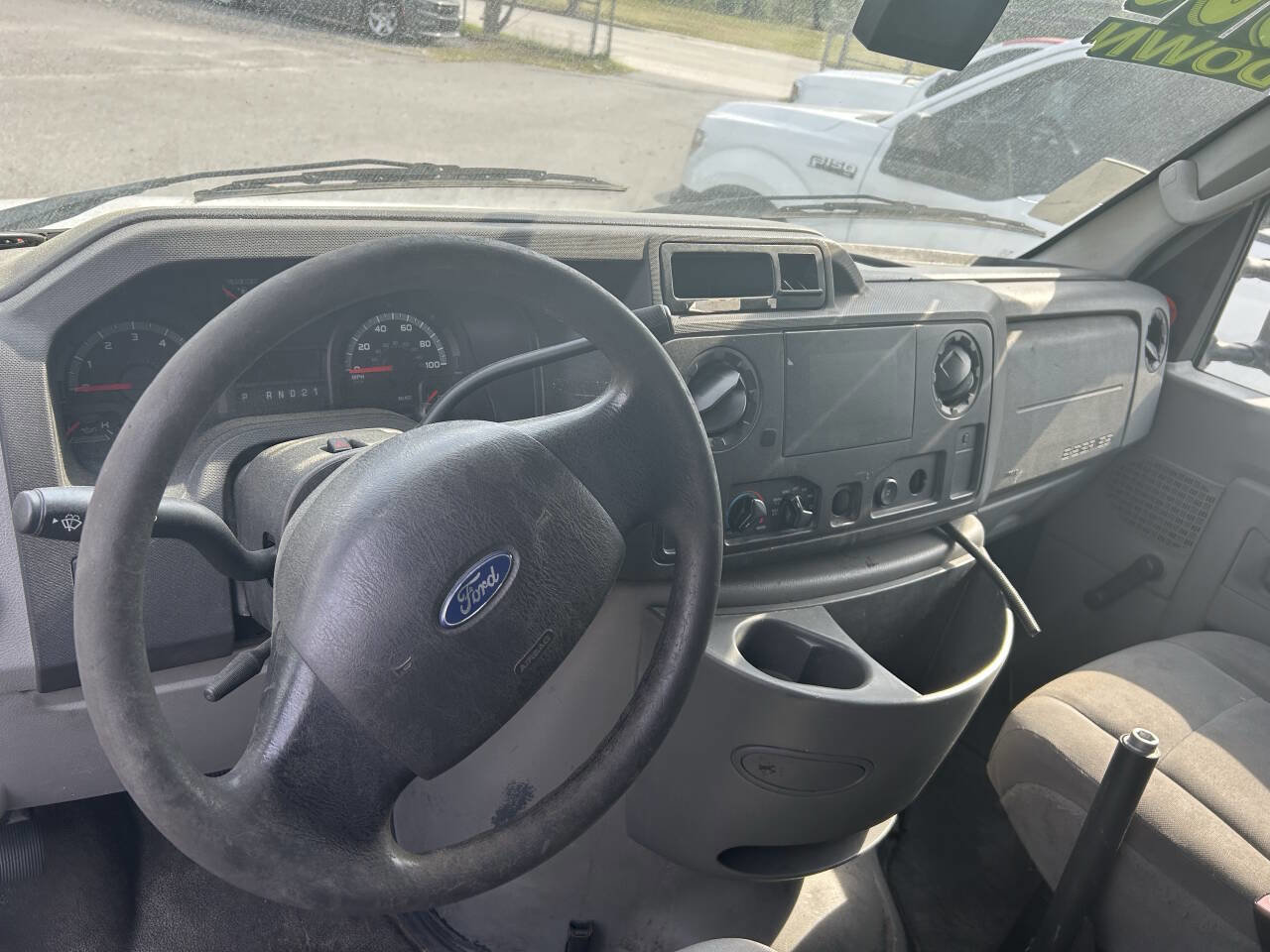 Used 2010 Ford E-150 and Econoline 150 image 3