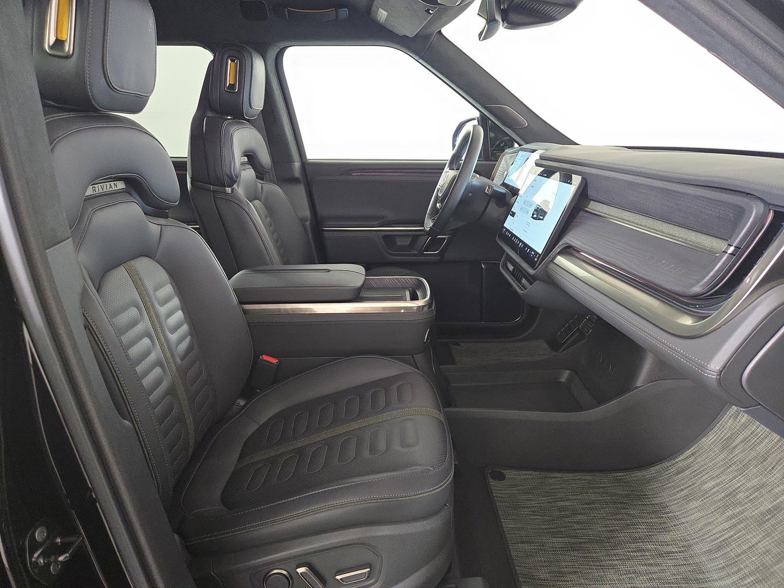 Used 2024 Rivian R1T Adventure AWD/4WD image 23