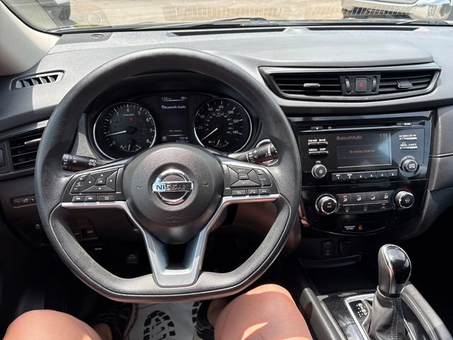 Used 2017 Nissan Rogue SV AWD/4WD image 10