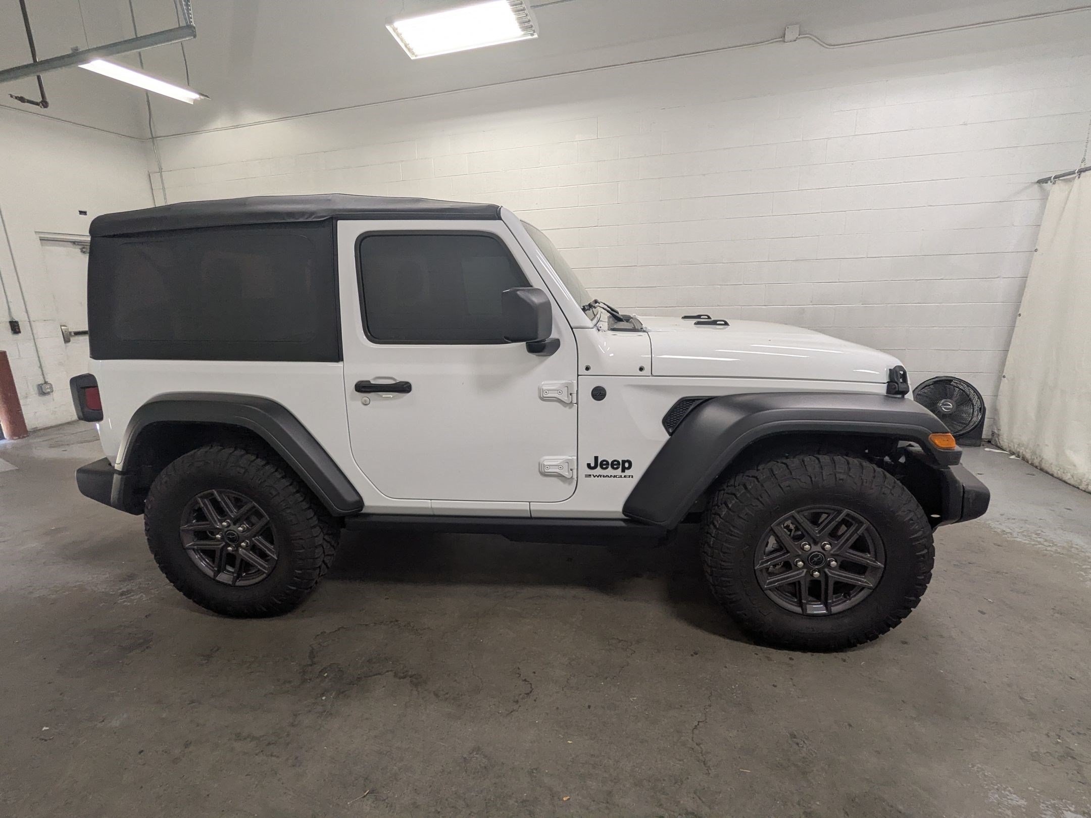 Certified 2026 Jeep Wrangler Sport AWD/4WD image 3