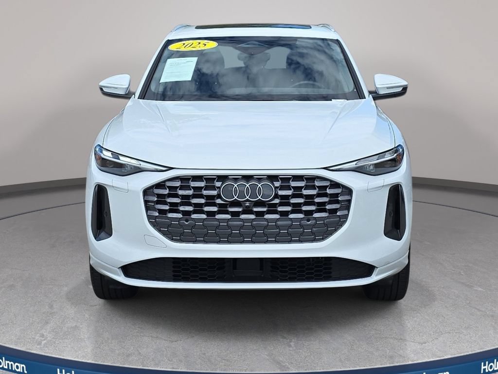 Certified 2025 Audi Q5 Premium w/ Convenience Package AWD/4WD image 3