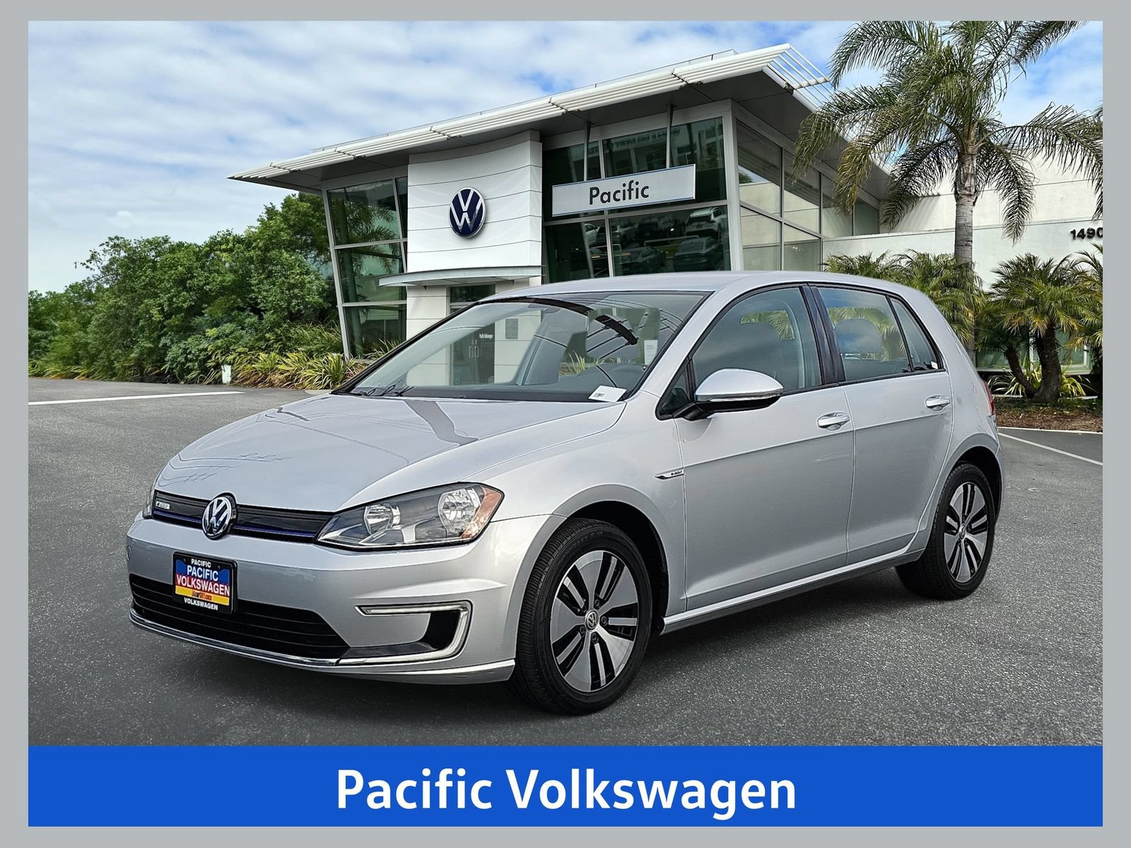 Used 2016 Volkswagen e-Golf SE w/ DC Fast Charging Package