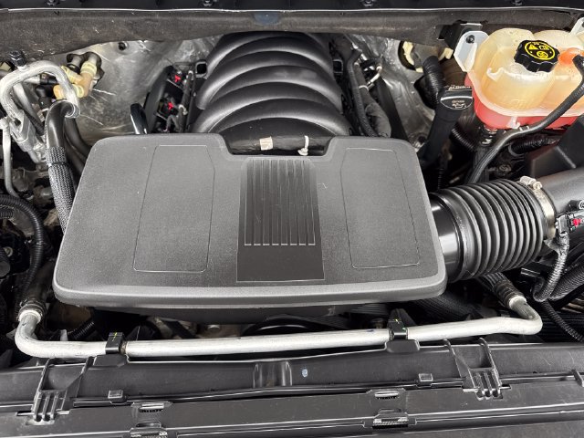 Used 2022 Chevrolet Suburban RST w/ Sport Performance Package AWD/4WD image 22