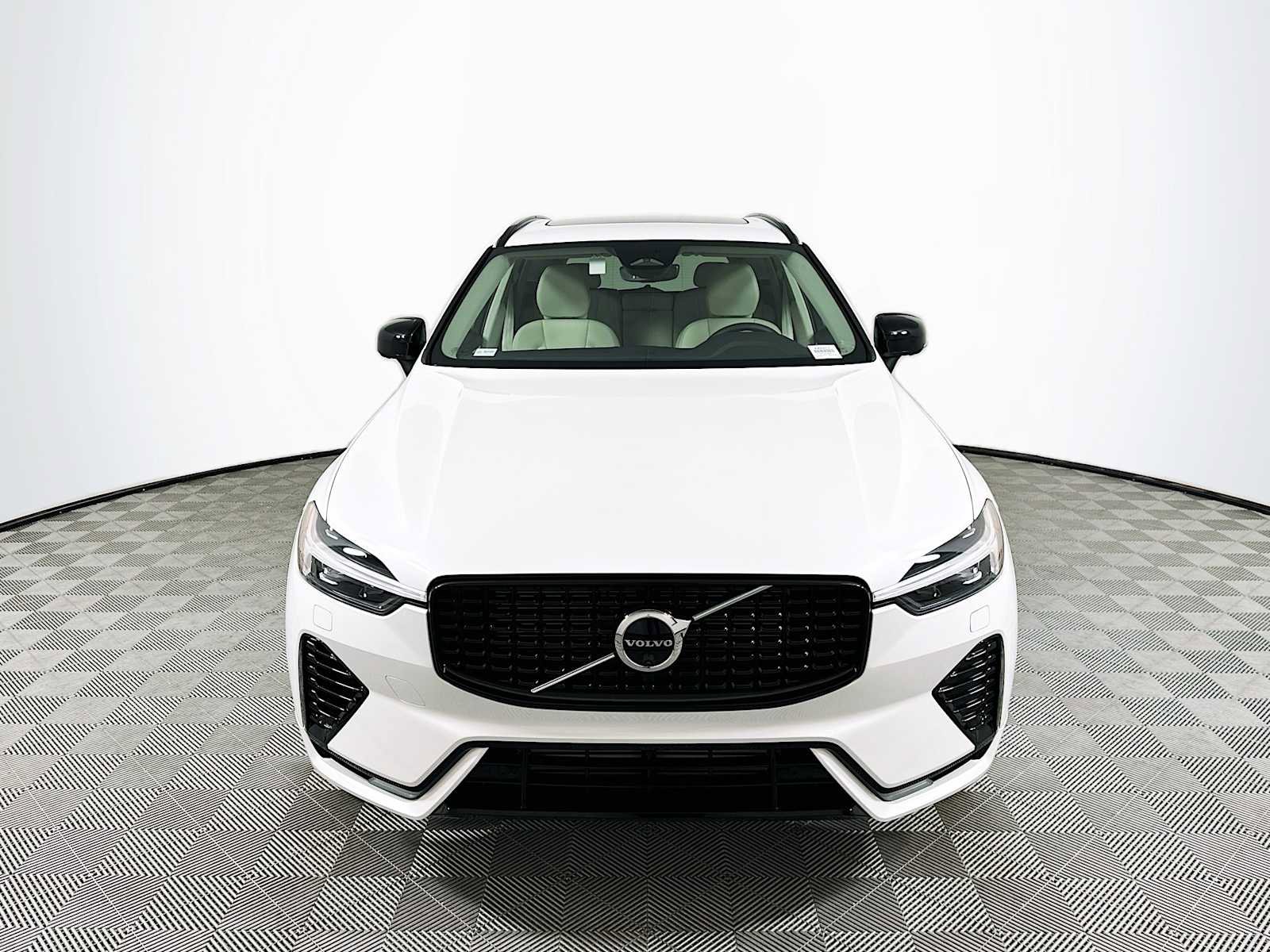 Certified 2025 Volvo XC60 T8 Plus w/ Protection Package Premier image 2