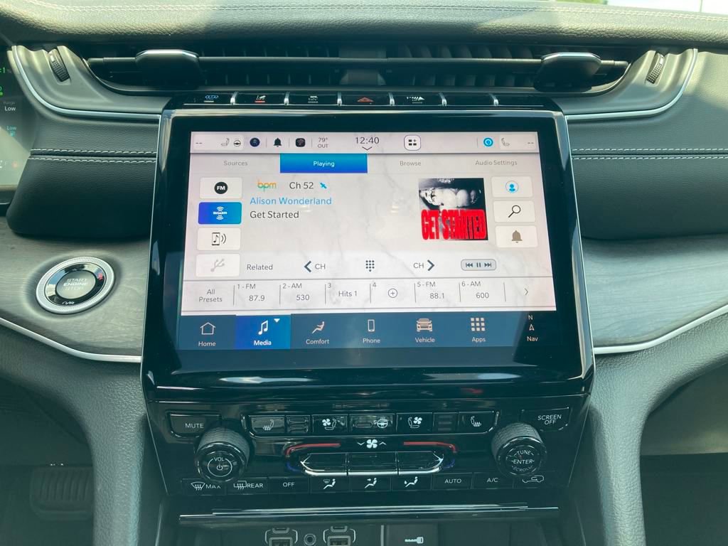 New 2024 Jeep Grand Cherokee Limited 4xe w/ Luxury Tech Group II image 29