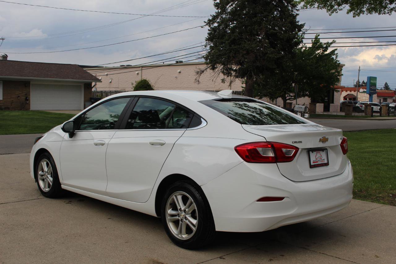 Used 2018 Chevrolet Cruze LT FWD image 7