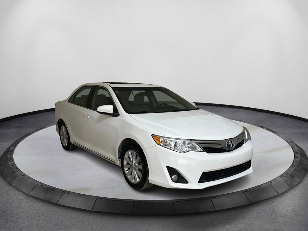 Used 2014 Toyota Camry XLE FWD image 3