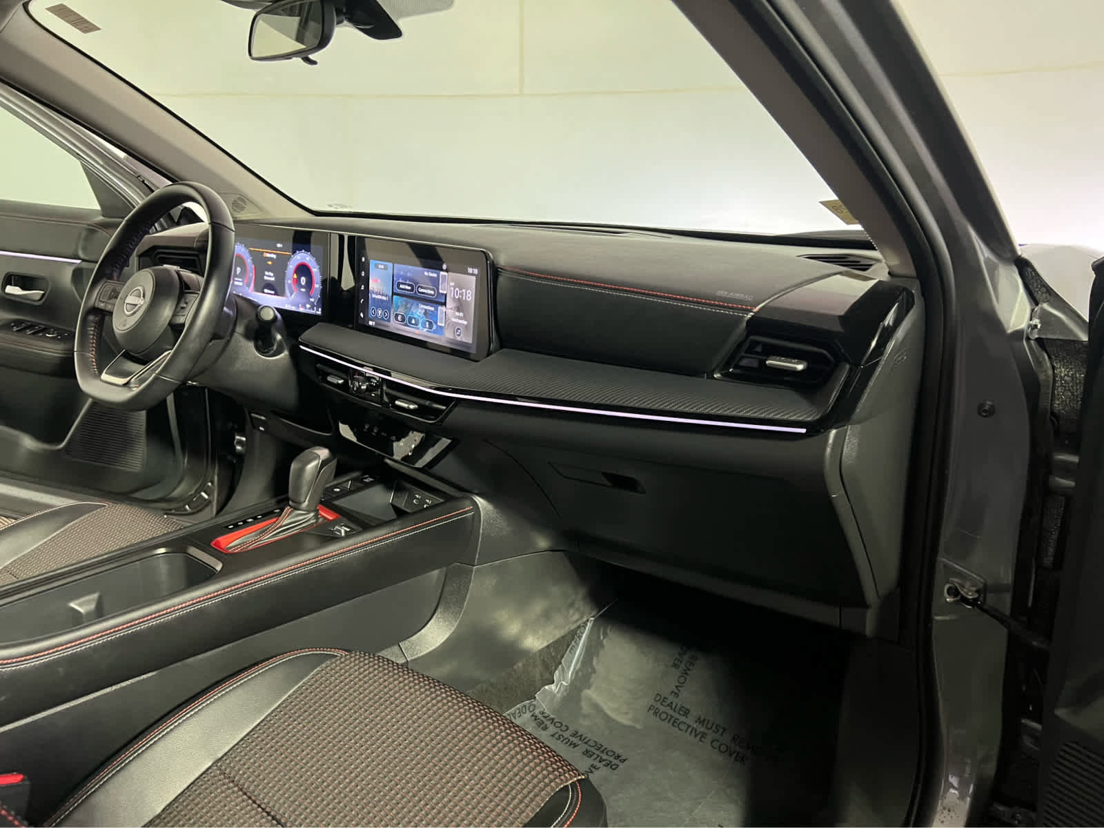 Certified 2025 Nissan Kicks SR FWD image 27