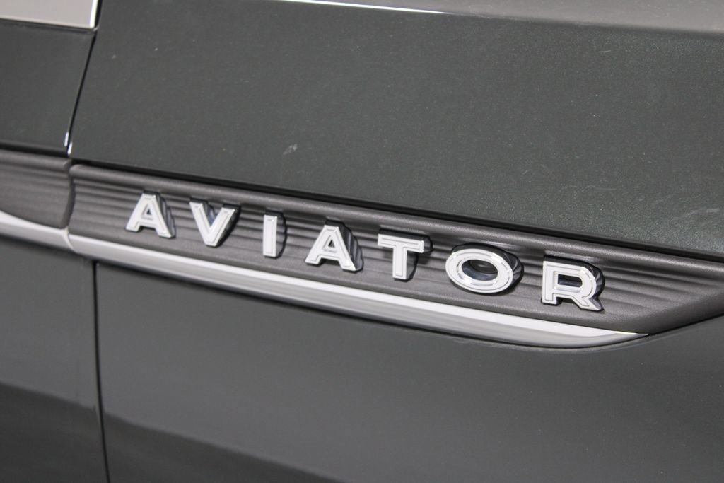 Used 2023 Lincoln Aviator Reserve w/ Equipment Group 201A AWD/4WD image 12