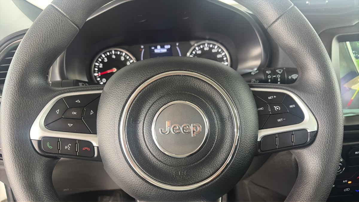 Used 2023 Jeep Renegade Latitude AWD/4WD image 23