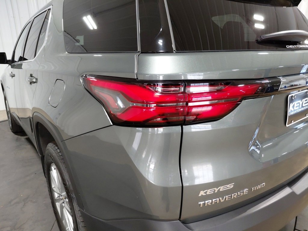 Used 2023 Chevrolet Traverse LT w/ LPO, Floor Liner Package image 16