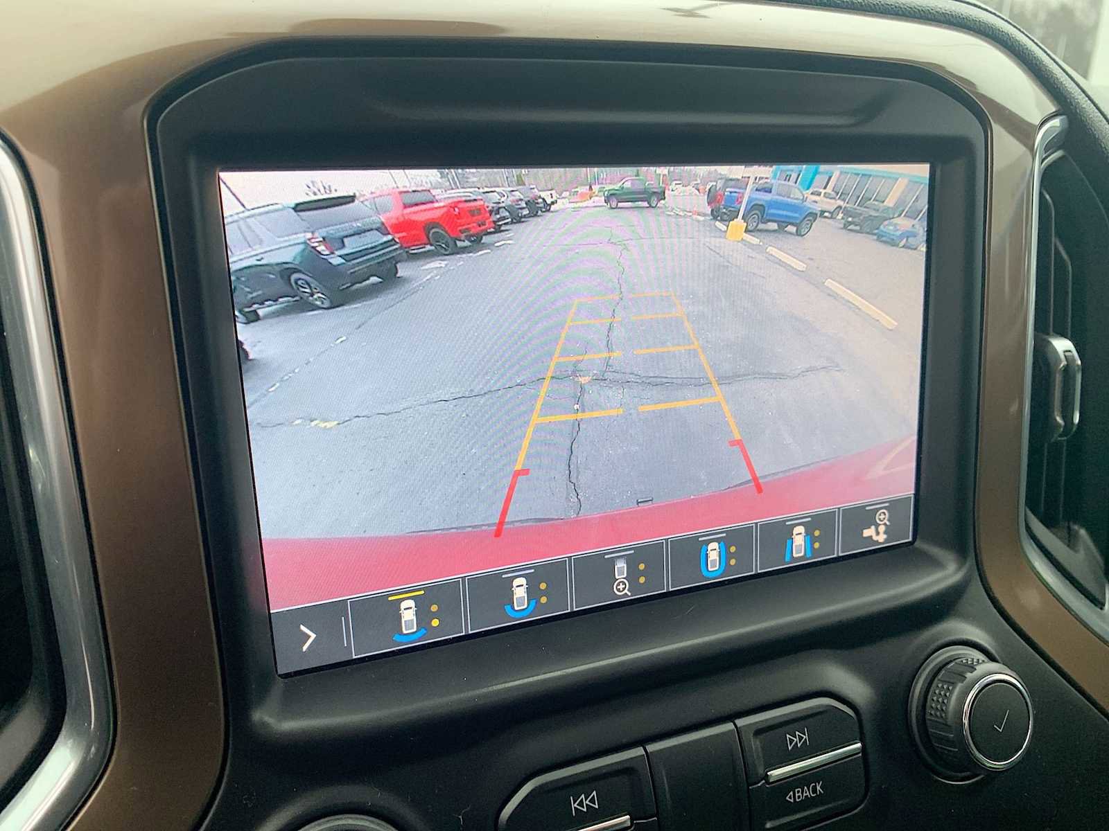 Certified 2019 Chevrolet Silverado 1500 High Country w/ Technology Package image 15