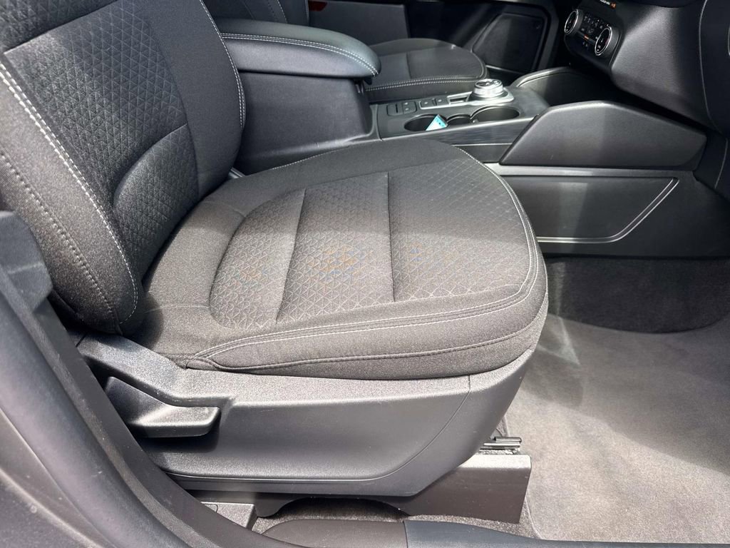 Used 2025 Ford Escape Active AWD/4WD image 12