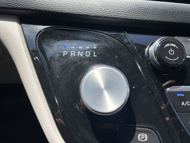 Used 2022 Chrysler Voyager LX FWD image 15