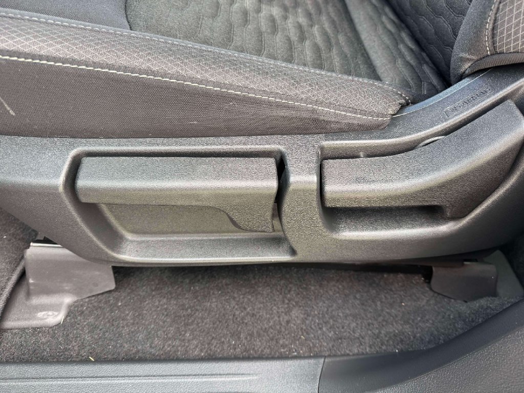 Used 2022 Nissan Pathfinder S AWD/4WD image 16