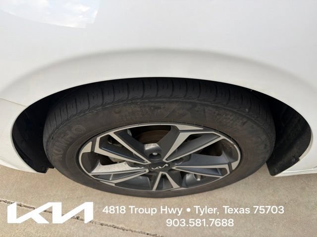 Certified 2024 Kia Forte LXS w/ LXS Technology Package FWD image 4