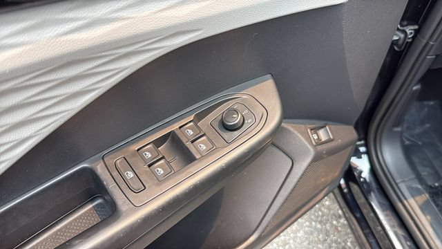 Used 2022 Volkswagen Taos S FWD image 17
