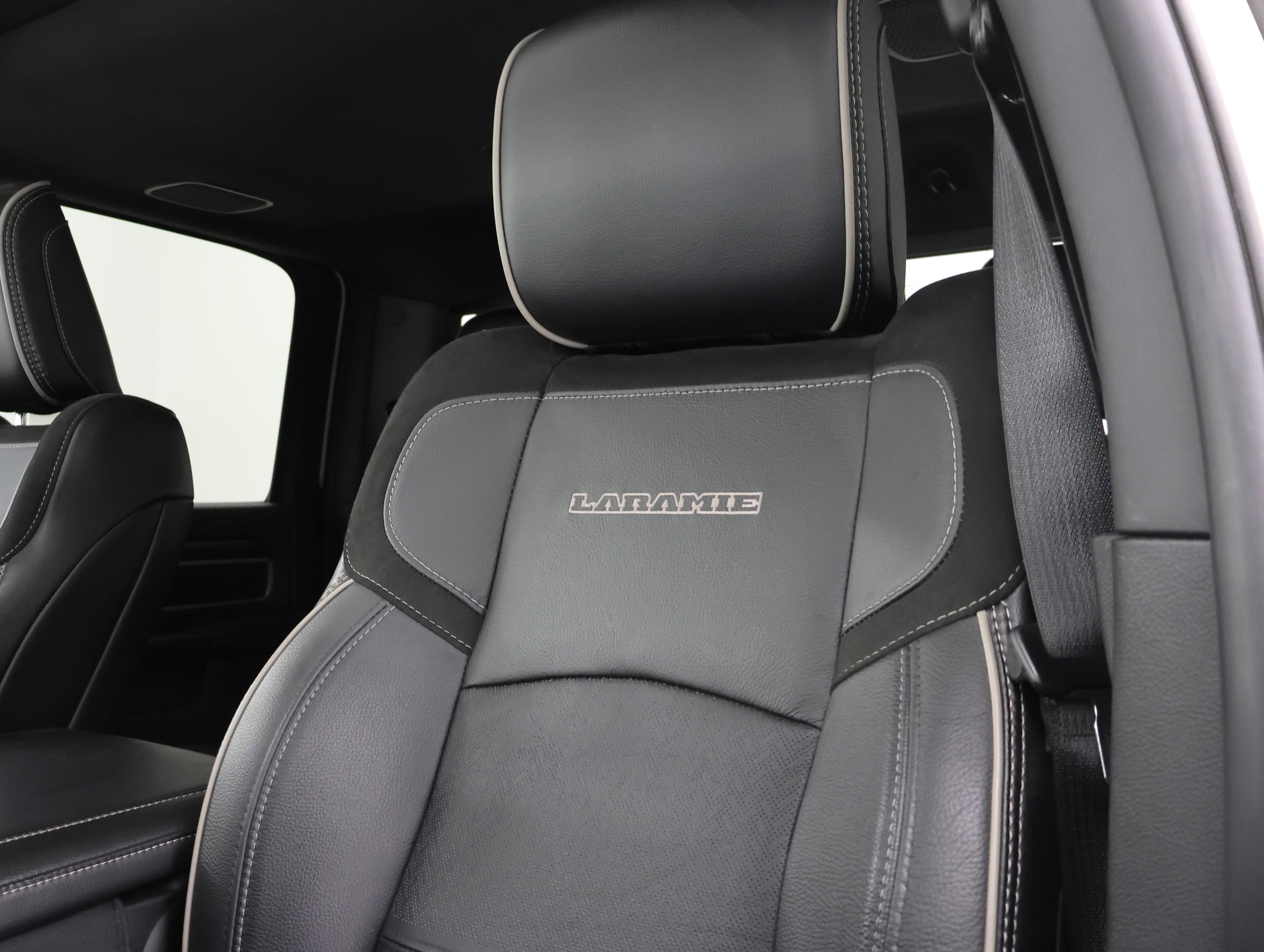 Used 2024 RAM 2500 Laramie w/ Night Edition image 51