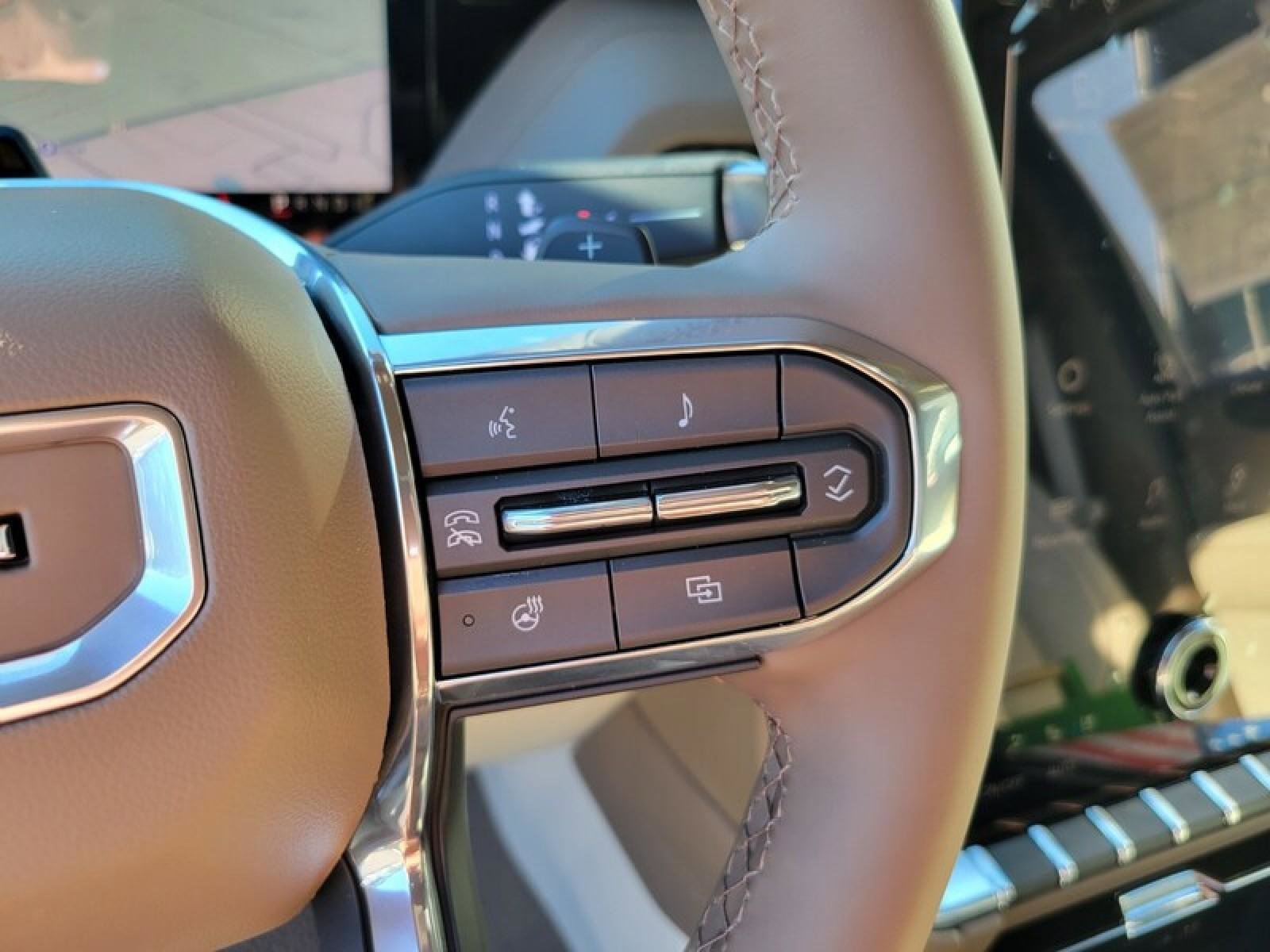 New 2026 GMC Yukon XL Denali w/ Denali Reserve Package image 13