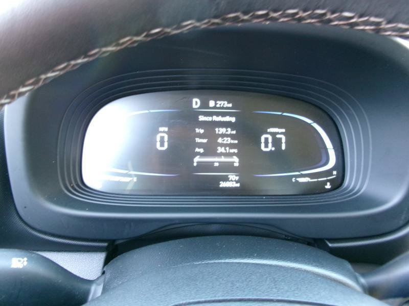 Used 2025 Hyundai Venue SEL FWD image 16