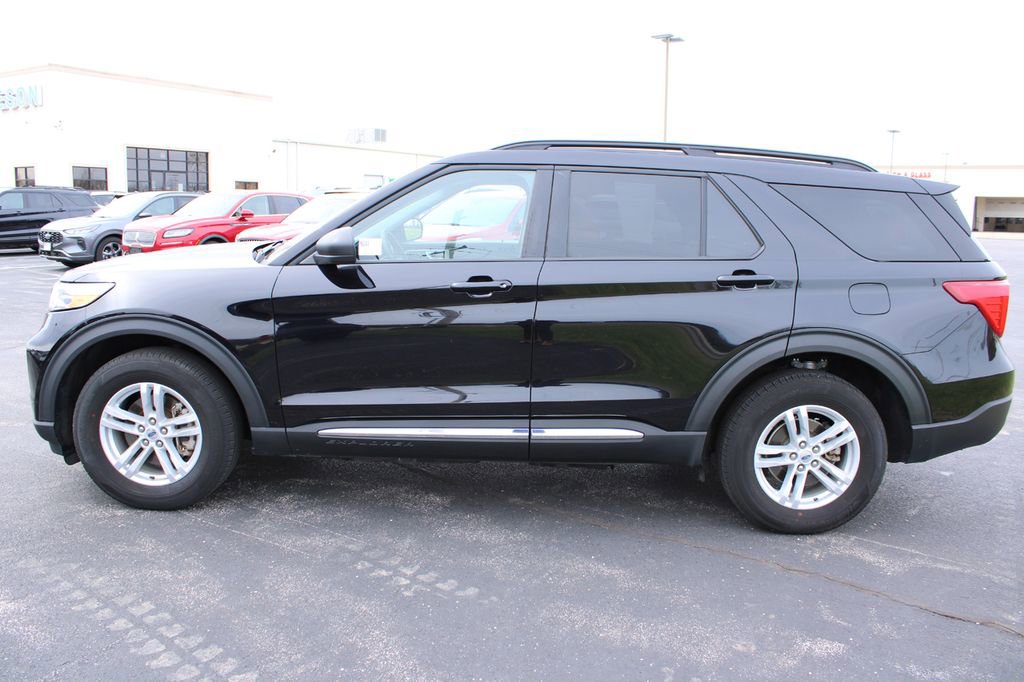 Used 2024 Ford Explorer XLT w/ Equipment Group 202A image 4