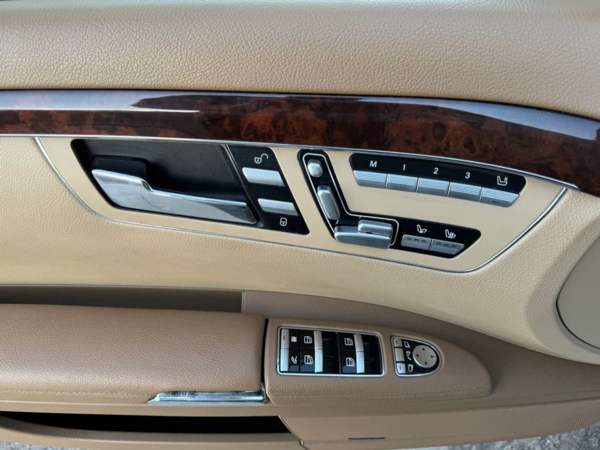Used 2009 Mercedes-Benz S 550 image 38