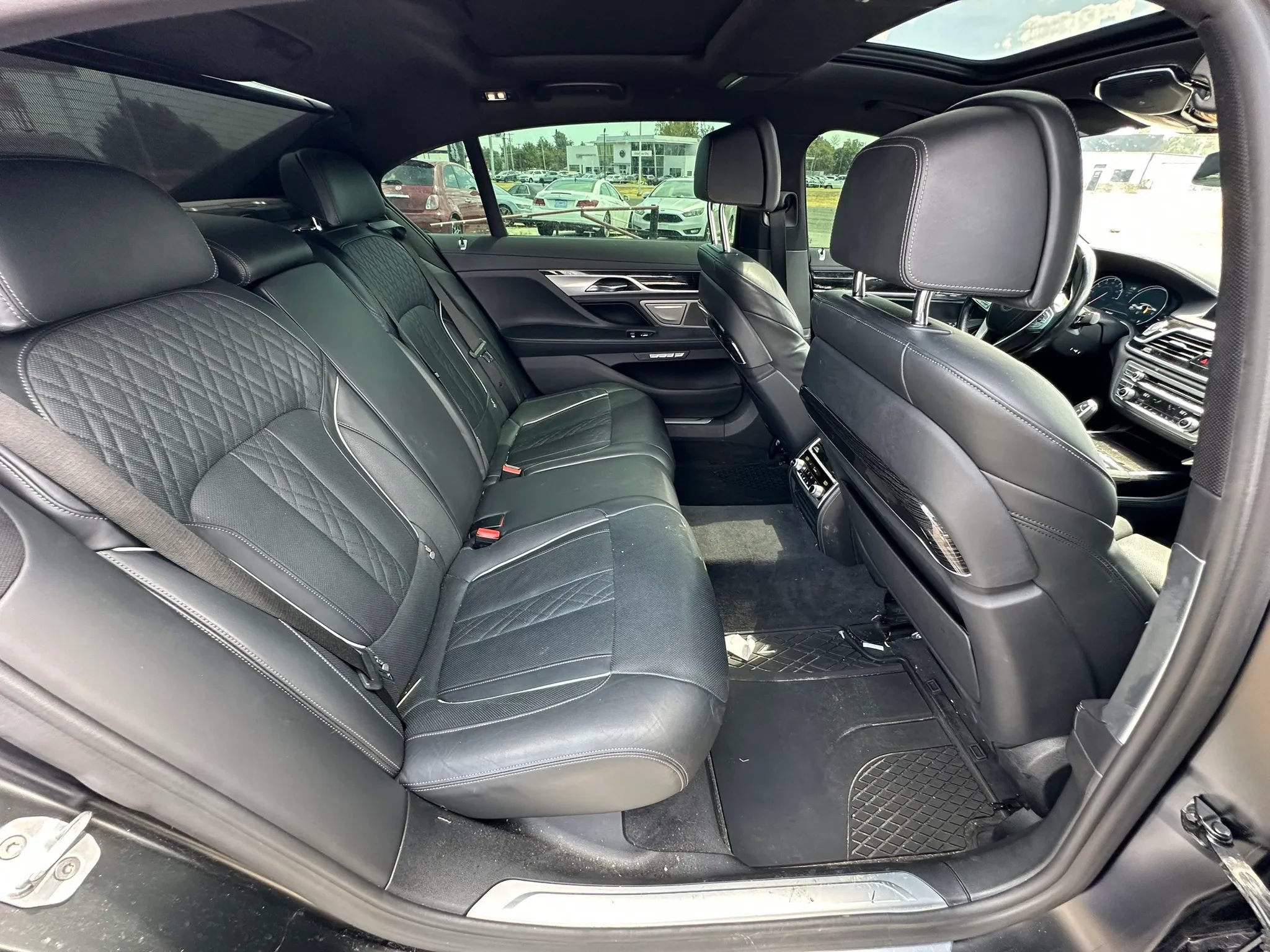 Used 2018 BMW 750i RWD image 14