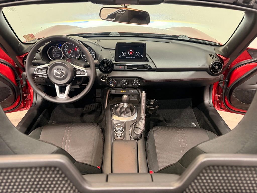 Used 2019 MAZDA MX-5 Miata Club image 18