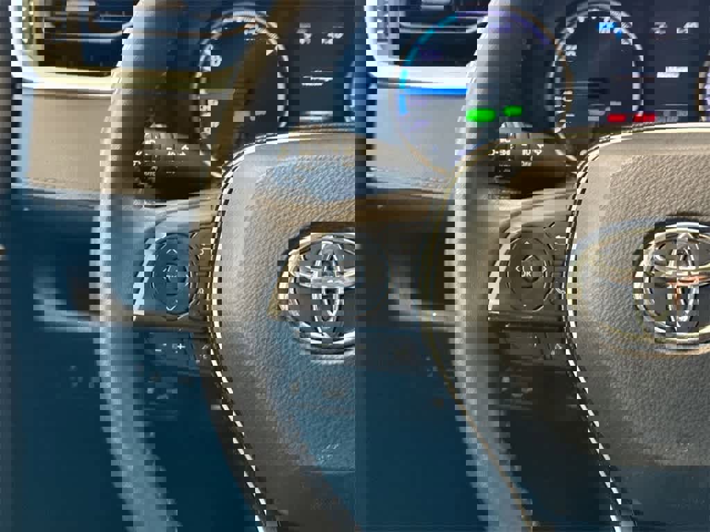 Used 2021 Toyota RAV4 XLE w/ Convenience Package image 25