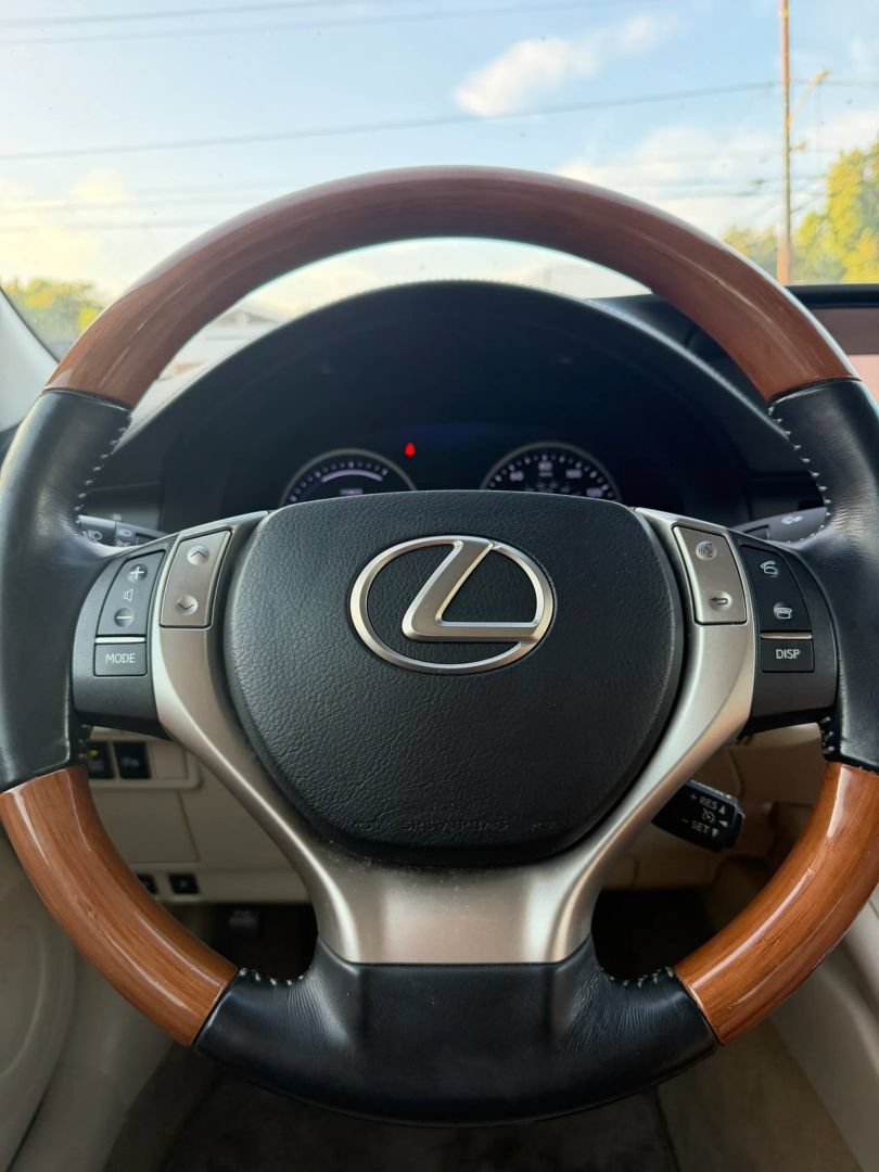 Used 2013 Lexus ES 300h w/ Luxury Pkg FWD image 20