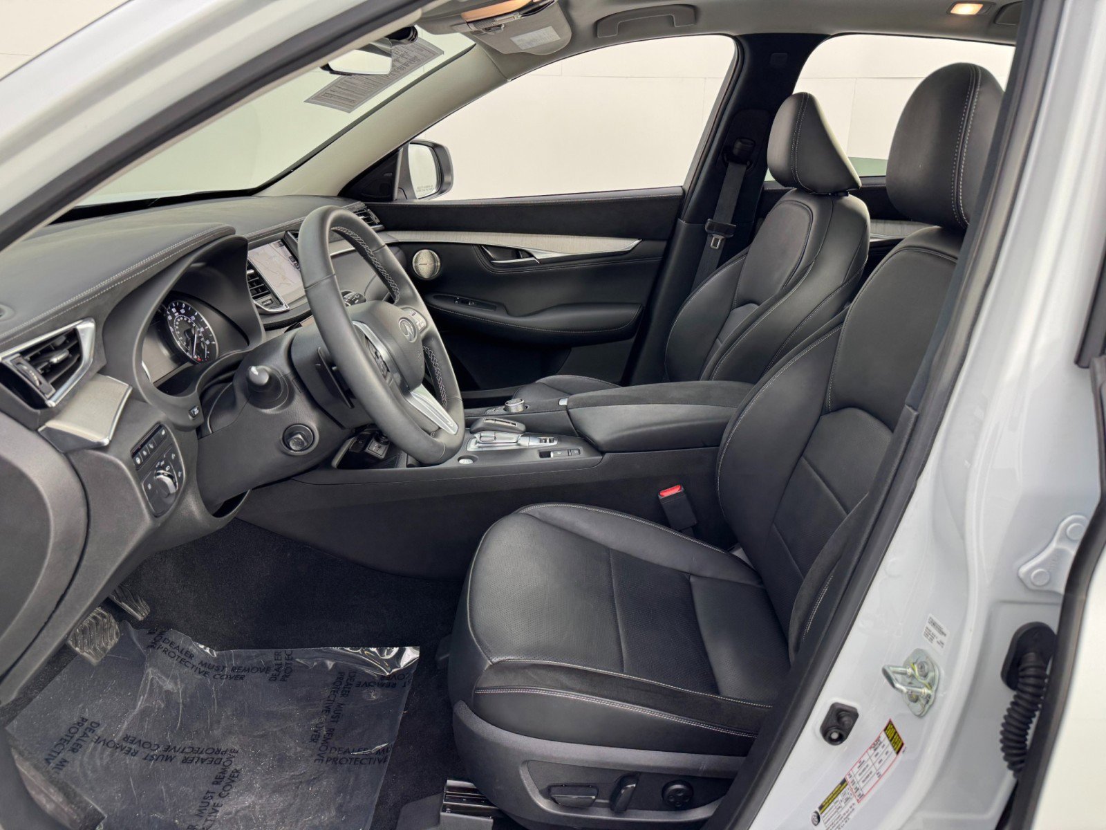 Used 2023 INFINITI QX50 Sensory w/ Accent Package image 17