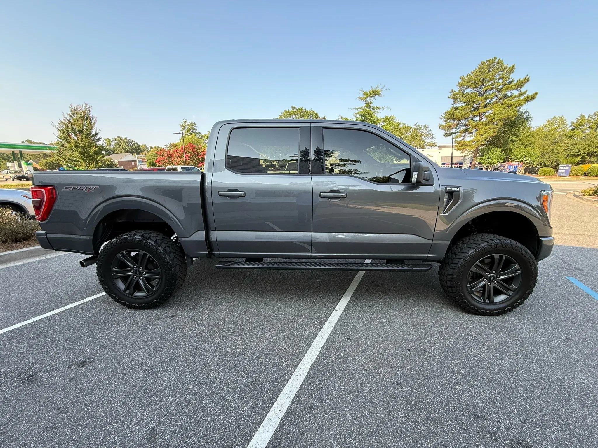 Used 2022 Ford F150 XLT w/ Equipment Group 302A High AWD/4WD image 8