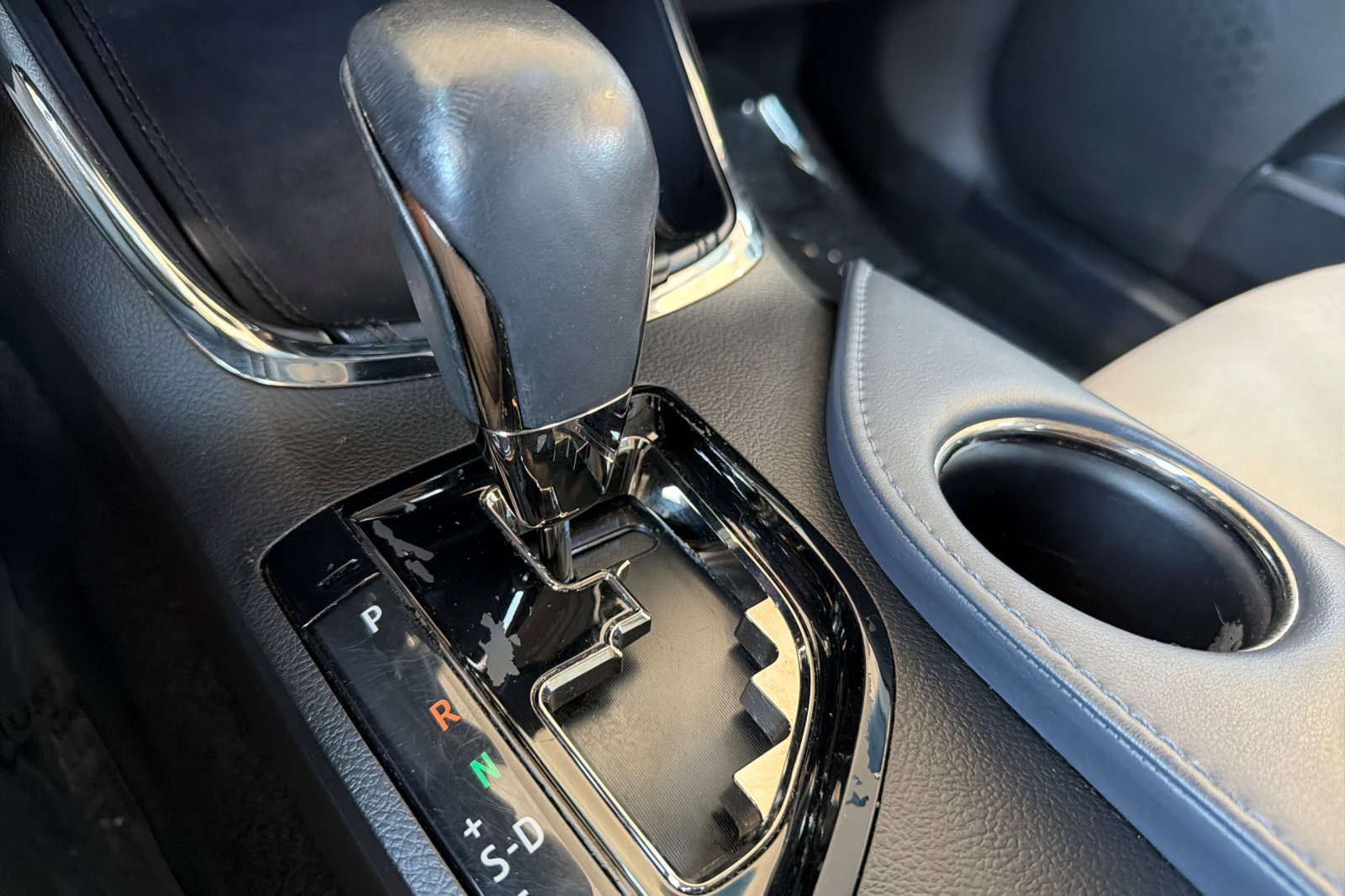 Used 2013 Toyota Avalon XLE Touring FWD image 18