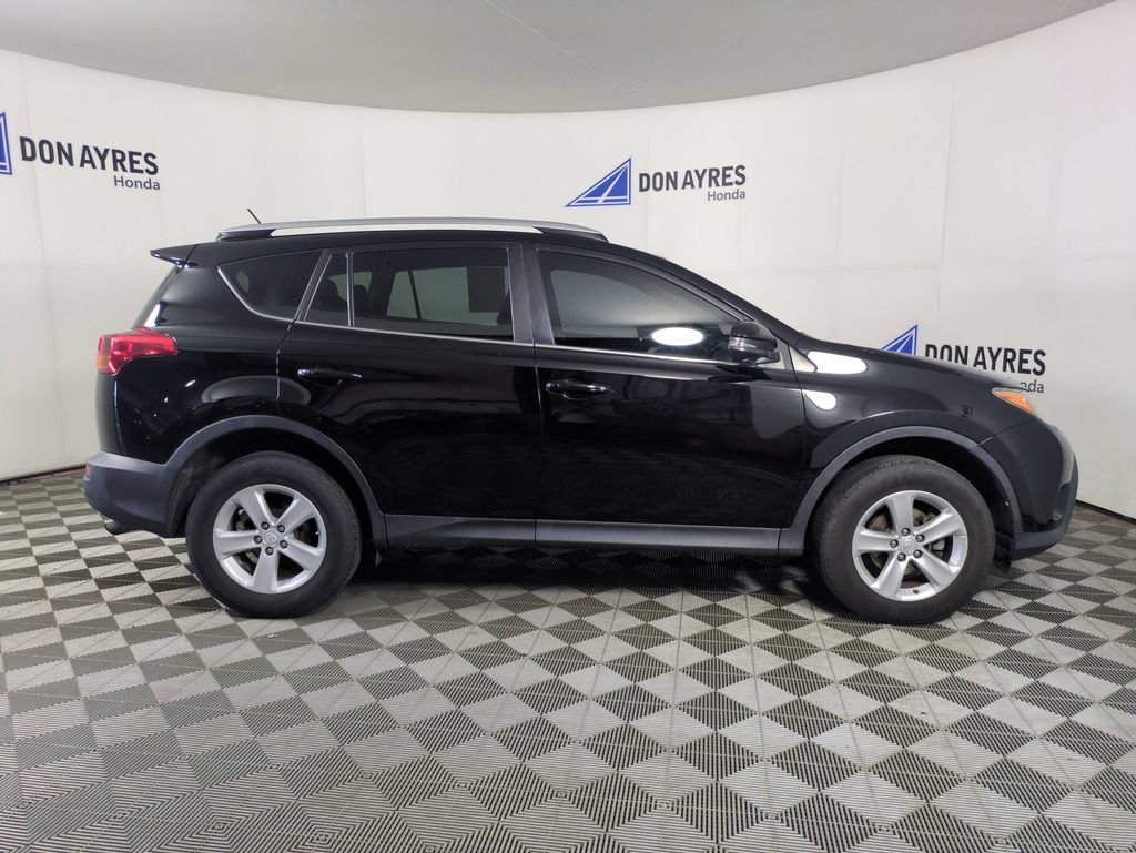 Used 2014 Toyota RAV4 XLE AWD/4WD image 7