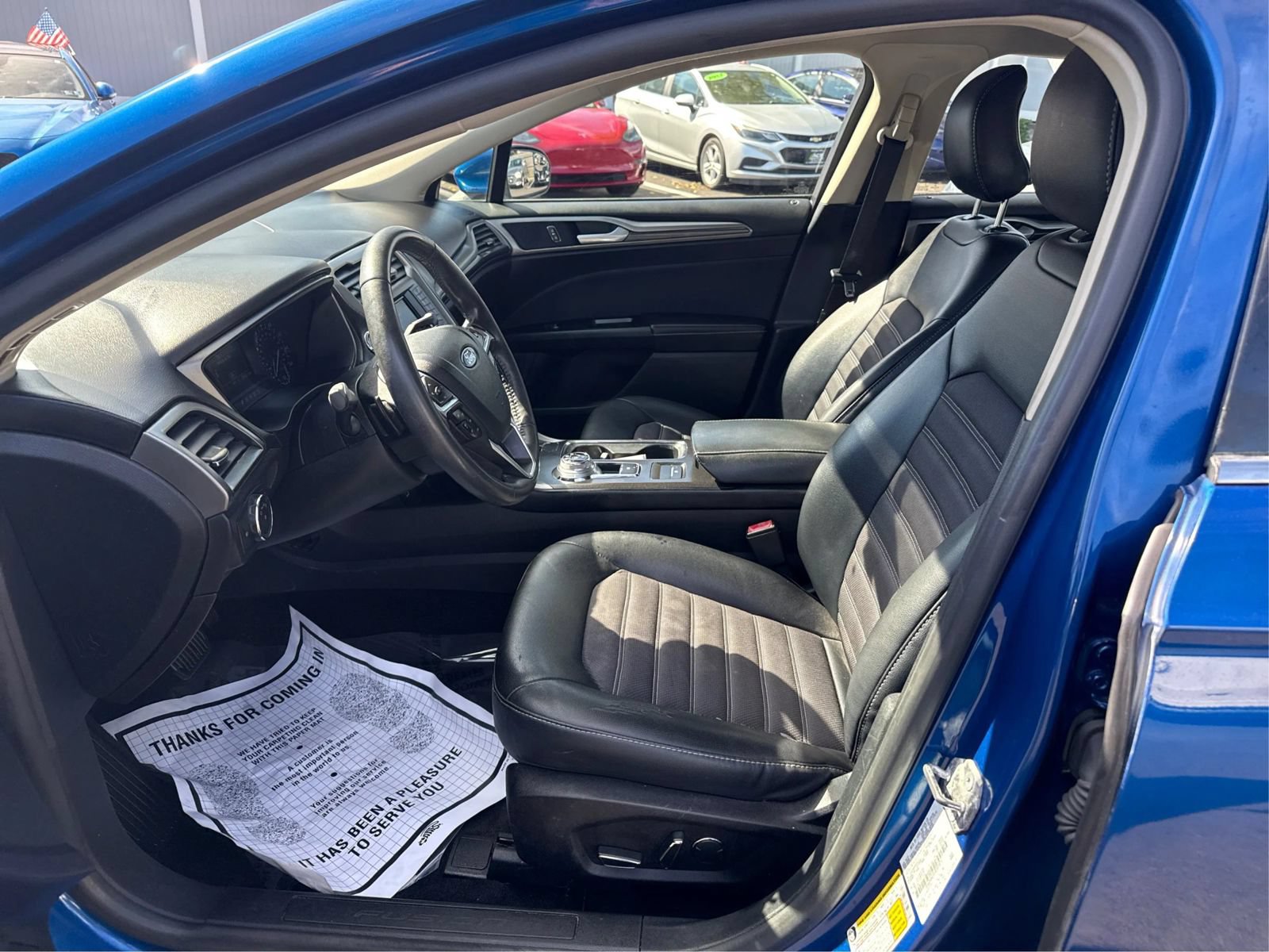 Used 2017 Ford Fusion SE w/ Equipment Group 201A FWD image 9