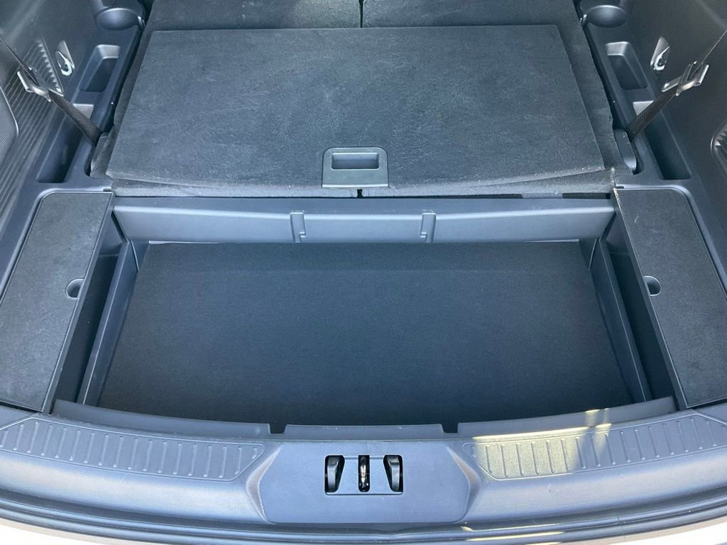 Certified 2025 Ford Explorer ST-Line w/ Premium Package image 16