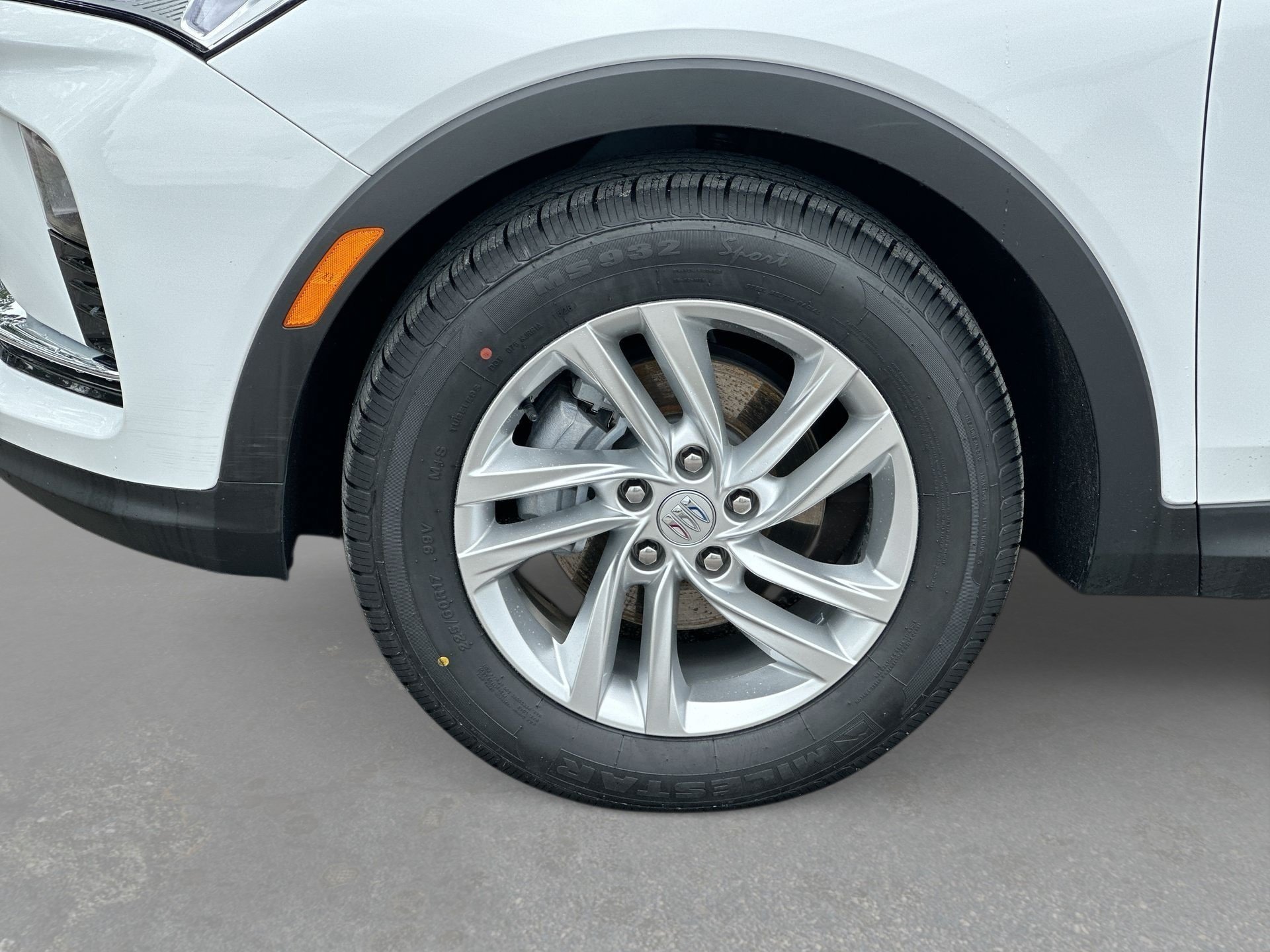 Used 2024 Buick Envista Preferred w/ Advanced Safety Package FWD image 32