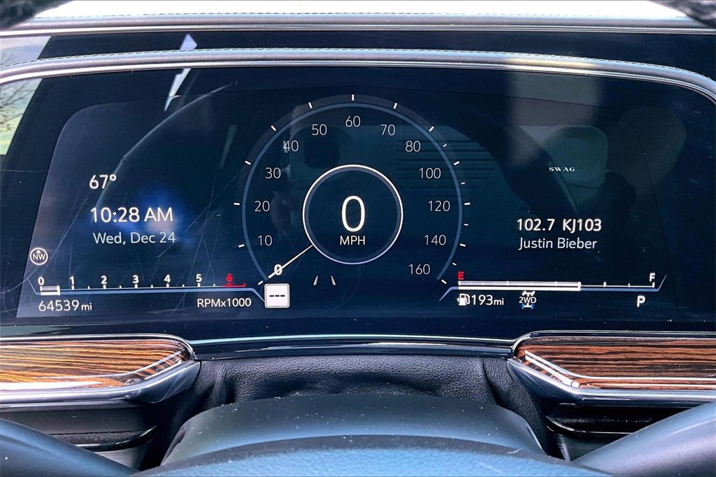 Used 2021 Cadillac Escalade Premium Luxury image 22