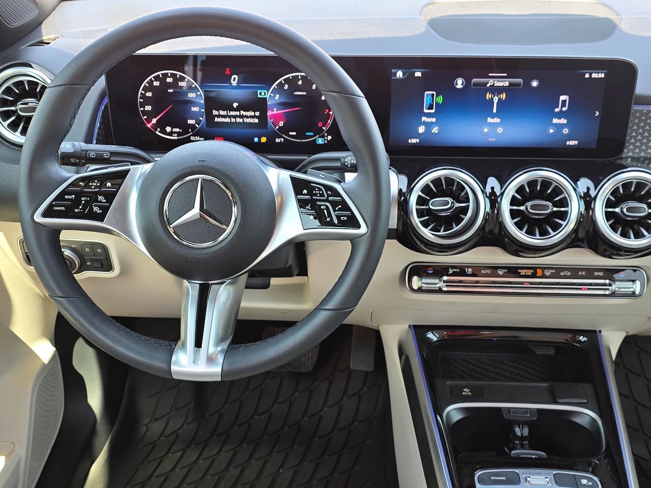 Used 2025 Mercedes-Benz GLB 250 4MATIC image 35