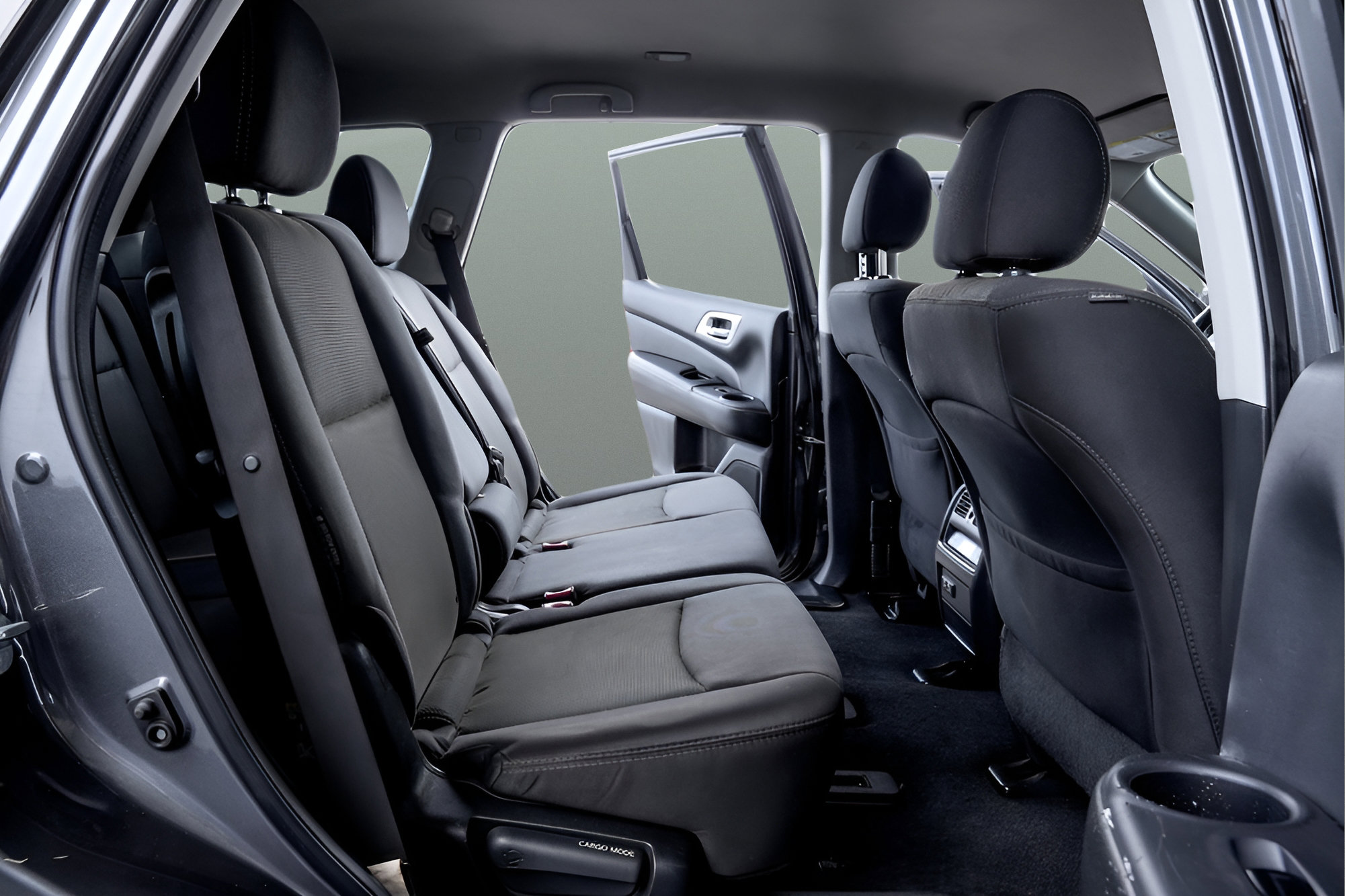 Used 2019 Nissan Pathfinder SV AWD/4WD image 16