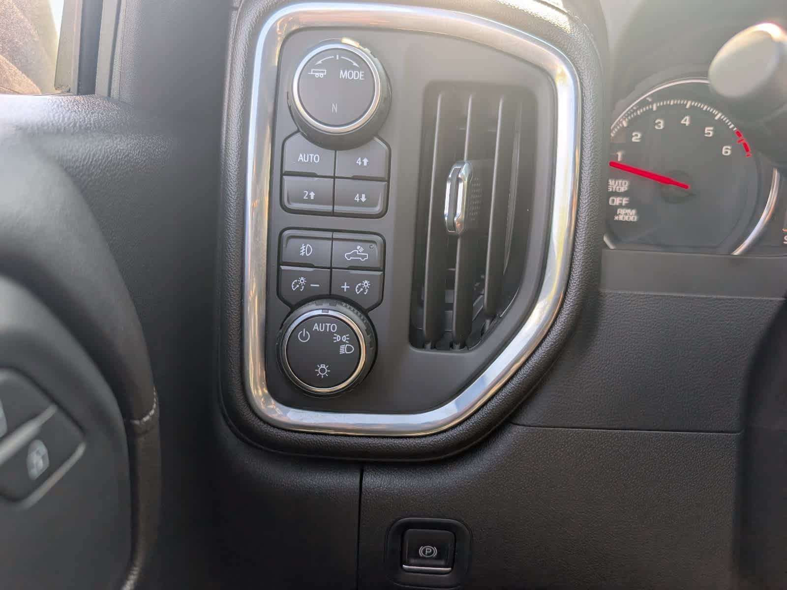 Certified 2021 Chevrolet Silverado 1500 RST AWD/4WD image 22