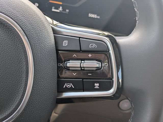 Certified 2026 Kia Carnival SX FWD image 29